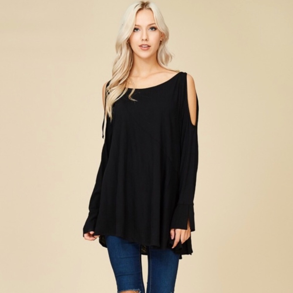 Crescent “Violet” Cold Shoulder Trapez Top Large